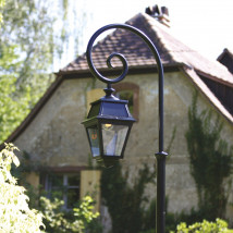 Standleuchte mit Bischofsstab Avenue 2 - Terra Lumi