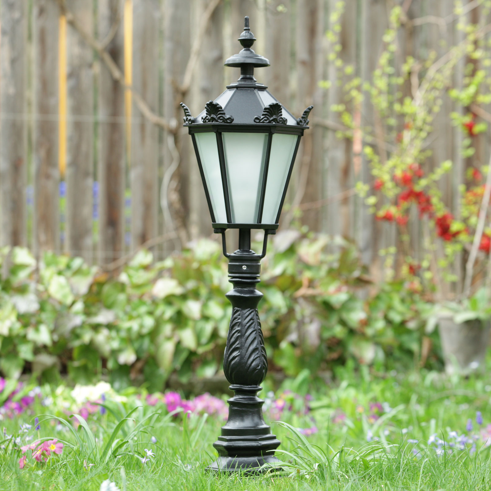 Die-Cast Garden Light with Lantern in Schinkel Style CYPR 71