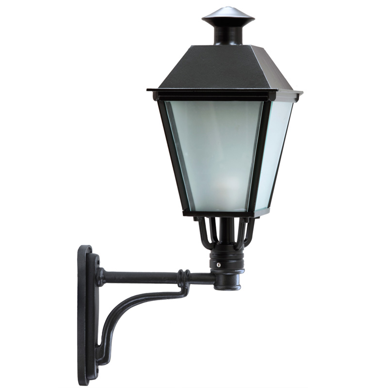 Classic Wall Lantern Made of Cast Aluminum Lublin 51 TL