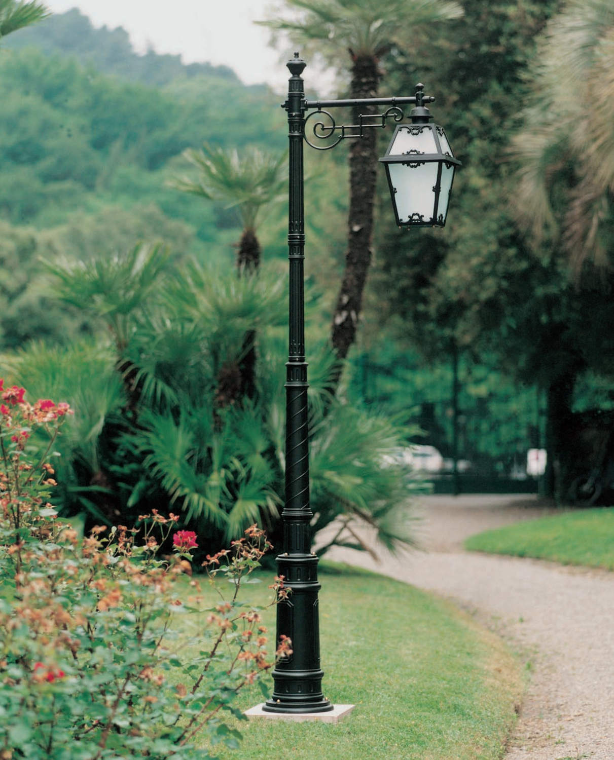Fig. 1: Black model with satin glass. Tuscan Lamp Post with hanging lantern: Black model with satin glass.