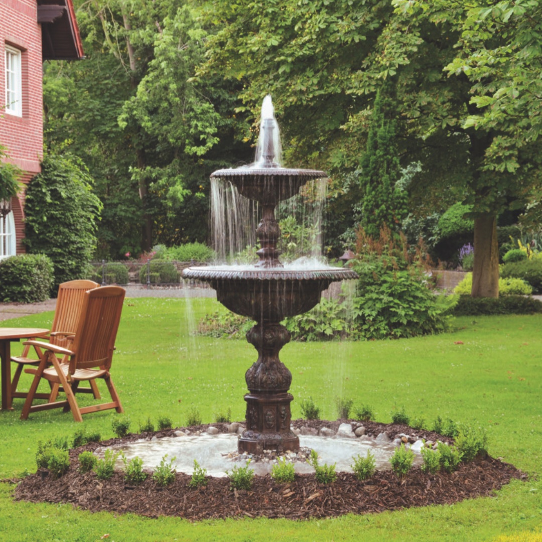Large fountain made of cast aluminium and steel B 8557