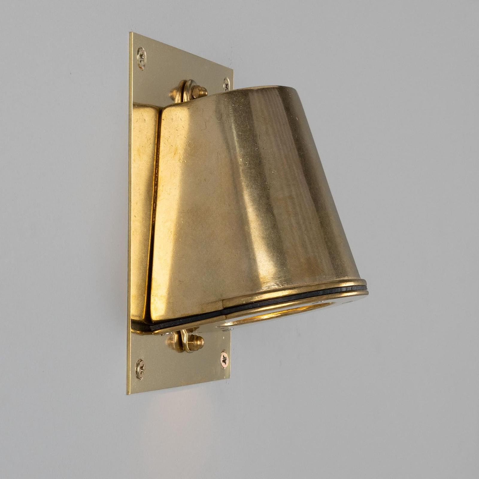 Bild 5: Messing Natur Messing-Wandstrahler Wake, mit Befestigungsplatte, IP54: Messing Natur