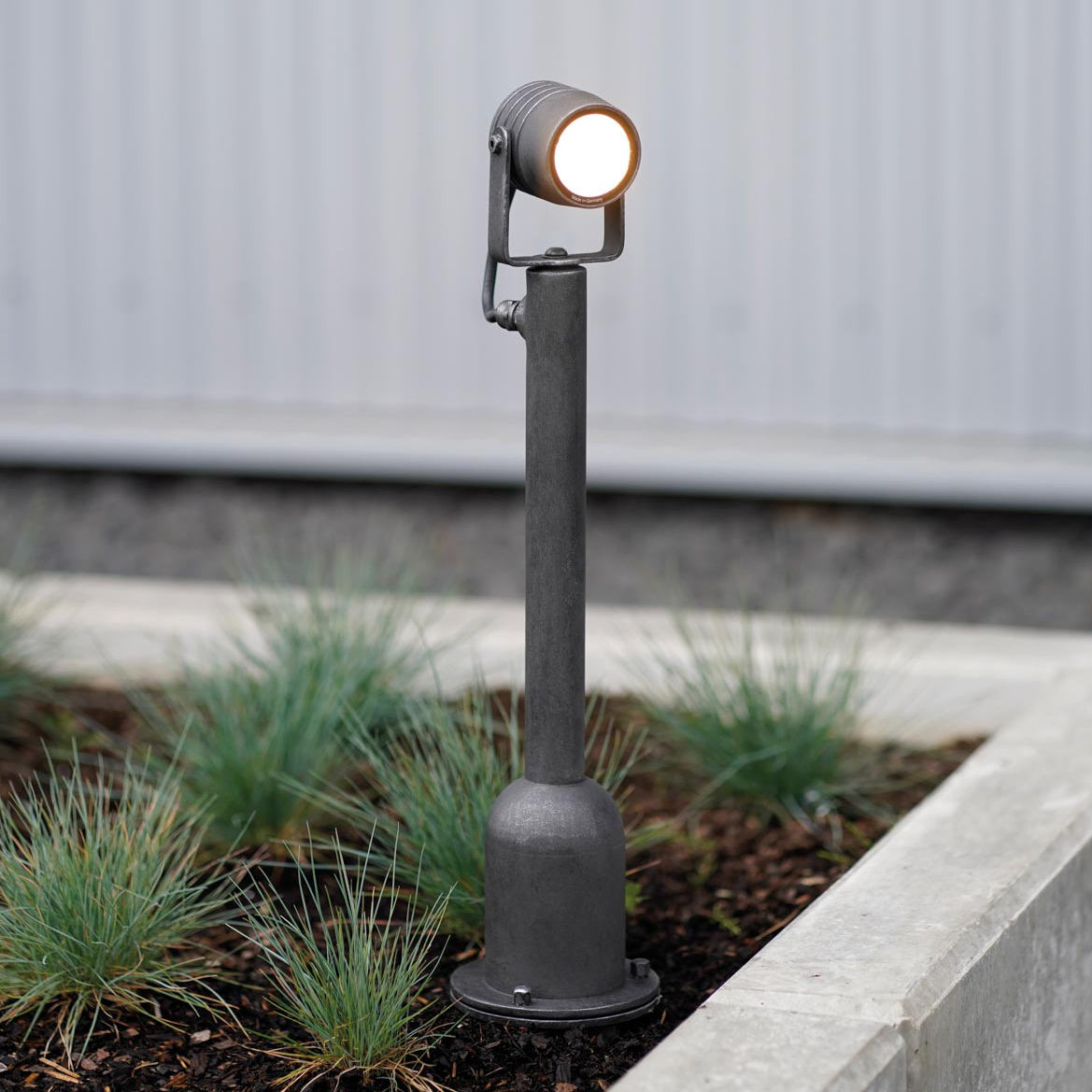 Wrought iron LED spotlight for outdoor use AL 6913