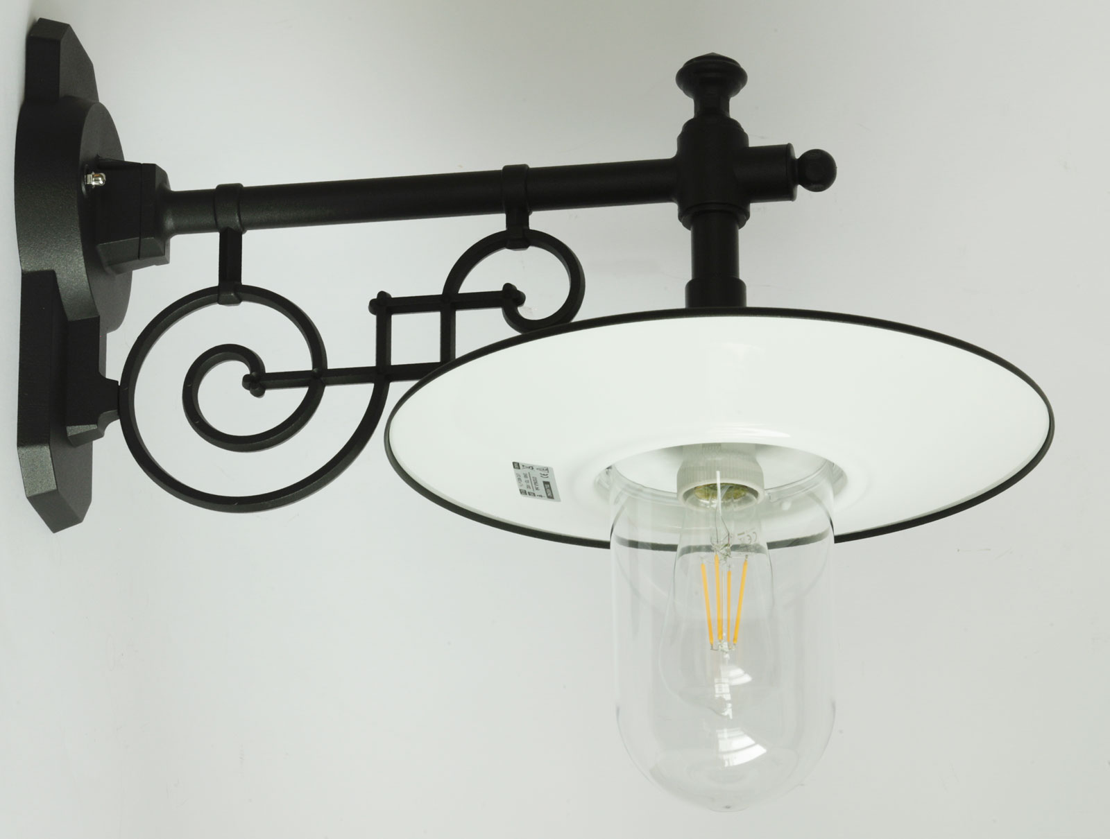 Bild 17: Schwarz mit klarem Glas (neues Modell) Historische Hofleuchte: Schirmleuchte mit Zylinderglas: Schwarz mit klarem Glas (neues Modell)