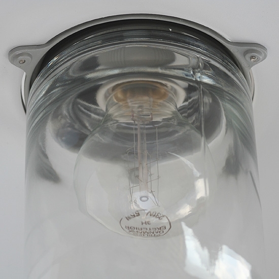 Bild 4: Detailansicht des Schraubglases Französische Hofleuchte Belcour mit Glassturz: Detailansicht des Schraubglases