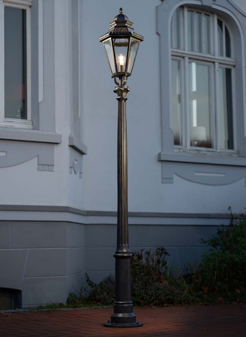 Classic Wrought Iron Post Light with Pagoda Roof and Antique Glass AL 6950, 267 cm