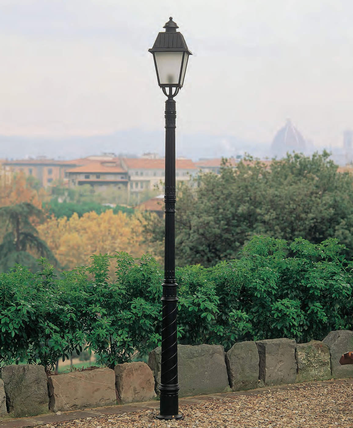 Historical light for parks and gardens