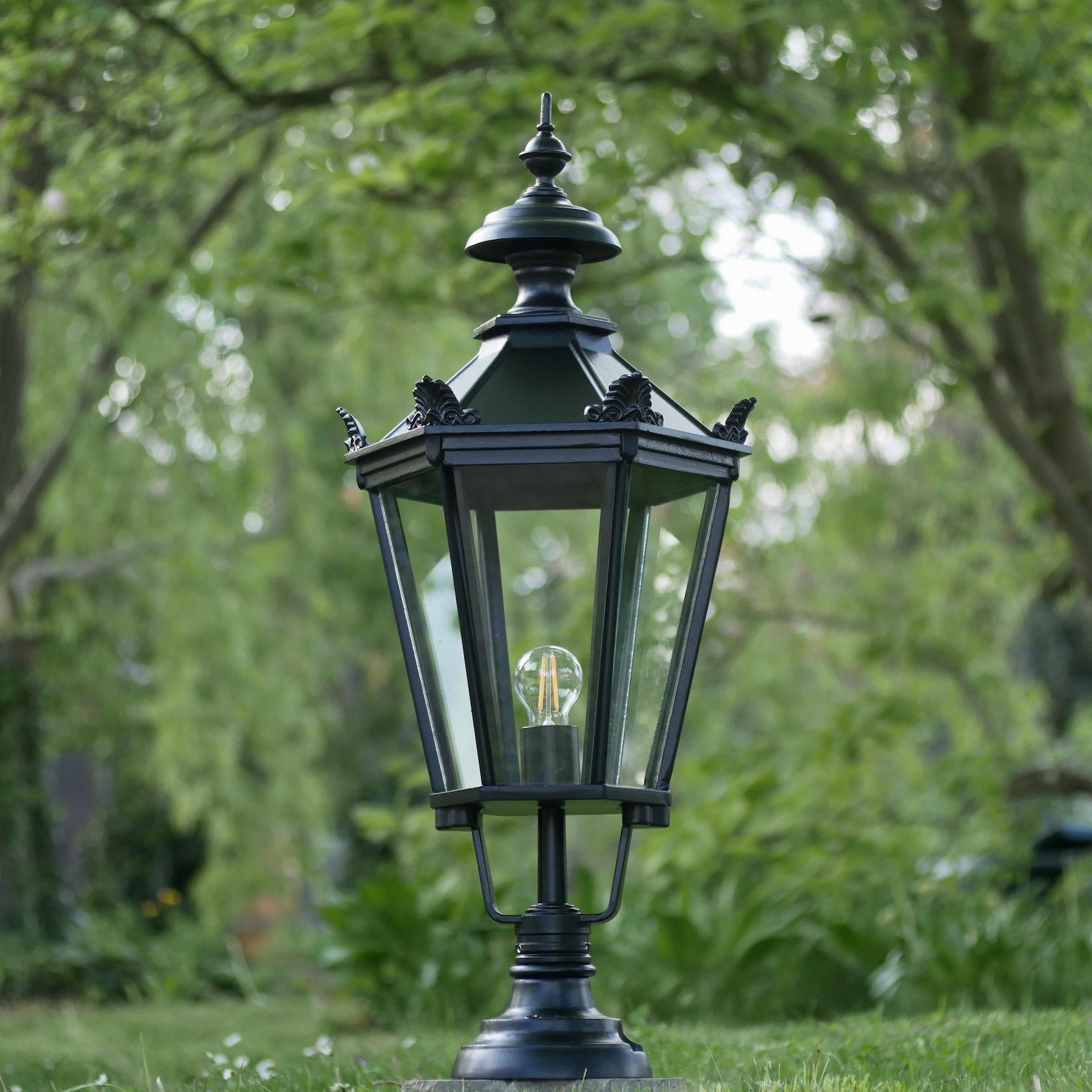 Large Old Berlin Style Pier Mount Landscape Lantern Elba 71.72.73 – Terra Lumi