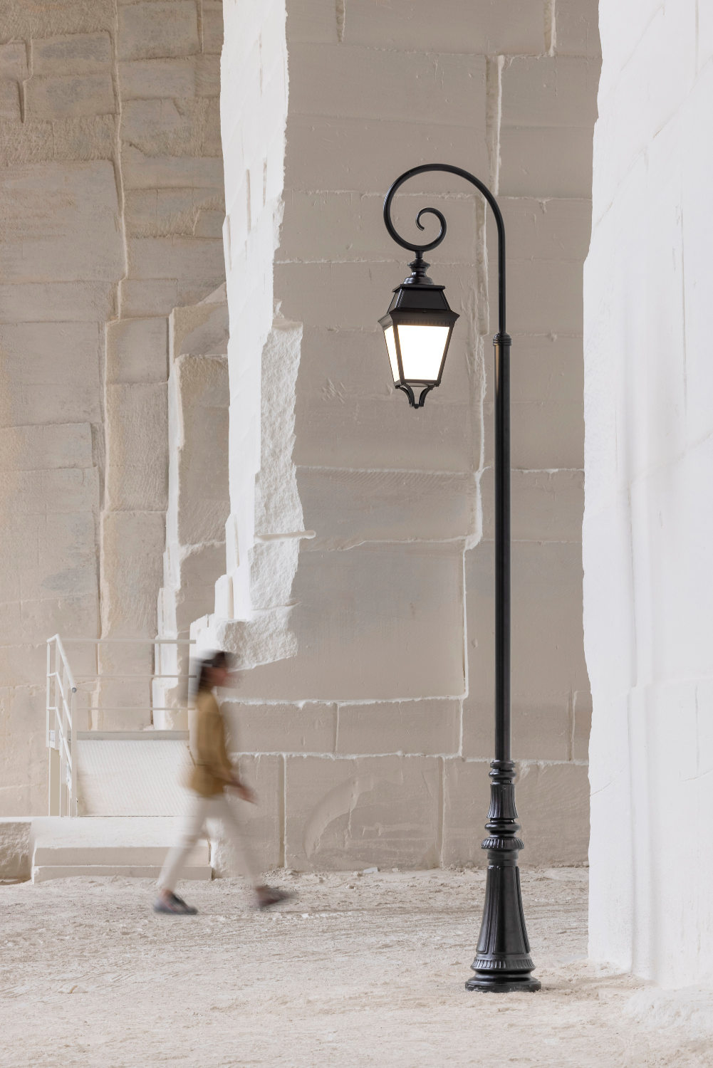 Traditional LED Post Light Avenue 3 with Crozier, Fig. 4 Traditional LED Post Light Avenue 3 with Crozier, Fig. 4