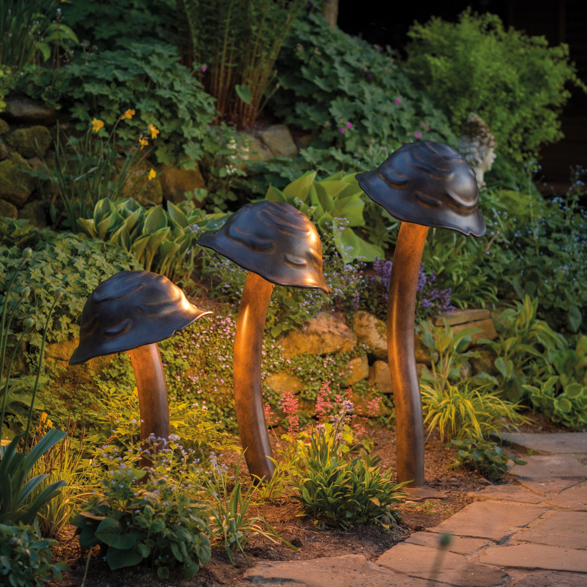 Zauberhafte Pilz-Gartenleuchte aus Schmiedeeisen AL 6691, 6692, 6693