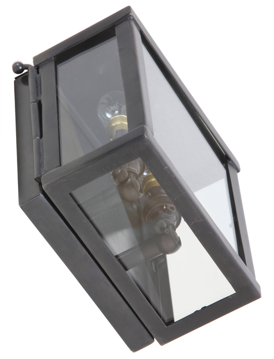 Bild 5: Kleine Messing-Wandleuchte Vitrine petit, Bronze dunkel Zweiflammige Messing-Wandleuchte Vitrine petit: Kleine Messing-Wandleuchte Vitrine petit, Bronze dunkel