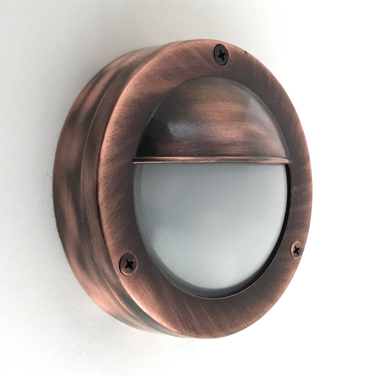 Bild 6: Oberfläche Alt-Kupfer Halbgeschlossene Bullaugen-Wandleuchte aus Messing: Oberfläche Alt-Kupfer