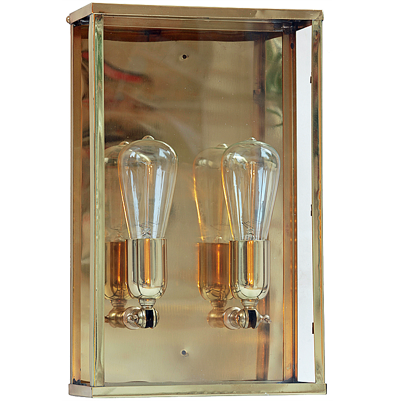 Kubische Messing-Wandleuchte Vitrine 2LL im Art déco-Stil Kubische Messing-Wandleuchte Vitrine 2LL im Art déco-Stil