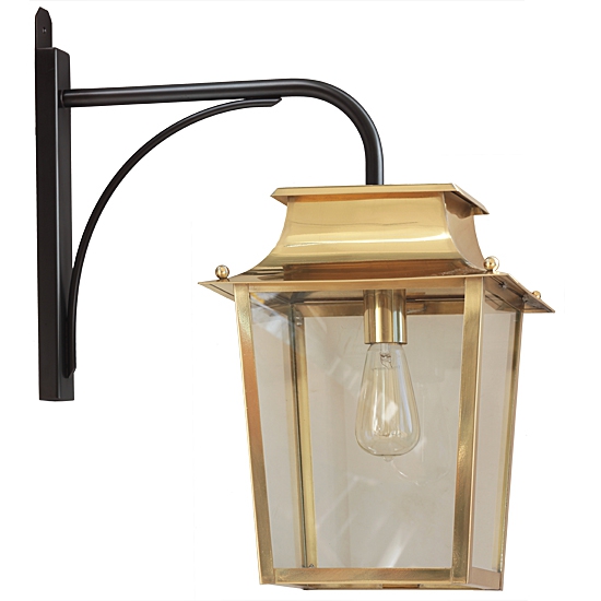 Bild 2: Ausführung in Messing patiniertoliert, Wandarm schwarz, kleines Modell Wandlaterne für Außen Alma-Passy MM: Ausführung in Messing patiniertoliert, Wandarm schwarz, kleines Modell