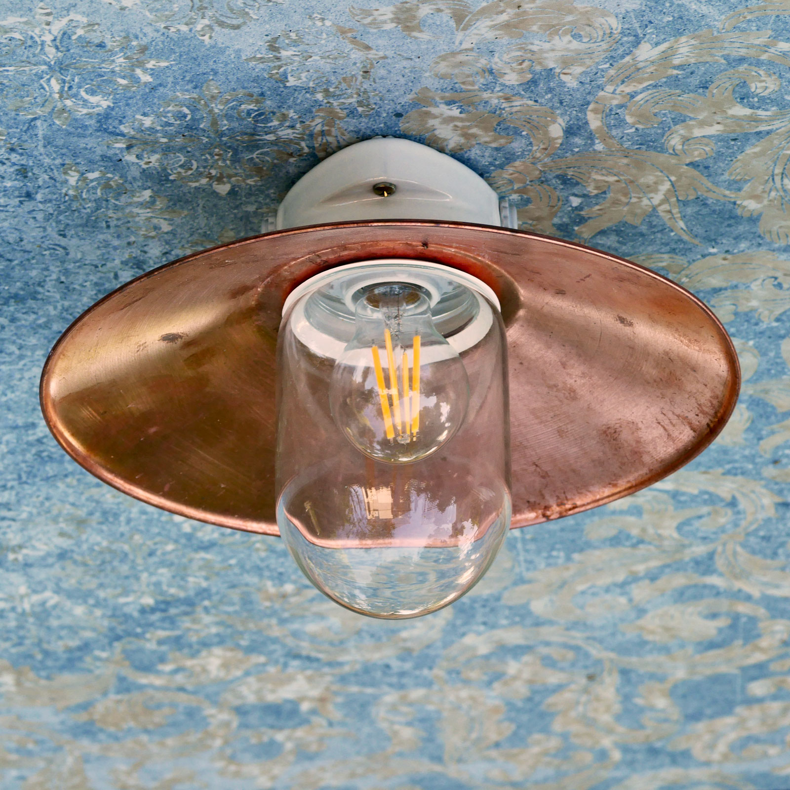Deckenlampe: Stall-Leuchte mit Kupfer-Reflektor DBCU 2010
