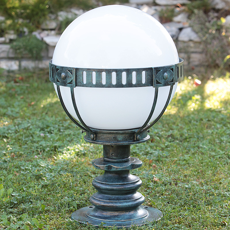 Sockelleuchte aus Schmiedeeisen AL 6604 Sockelleuchte aus Schmiedeeisen AL 6604