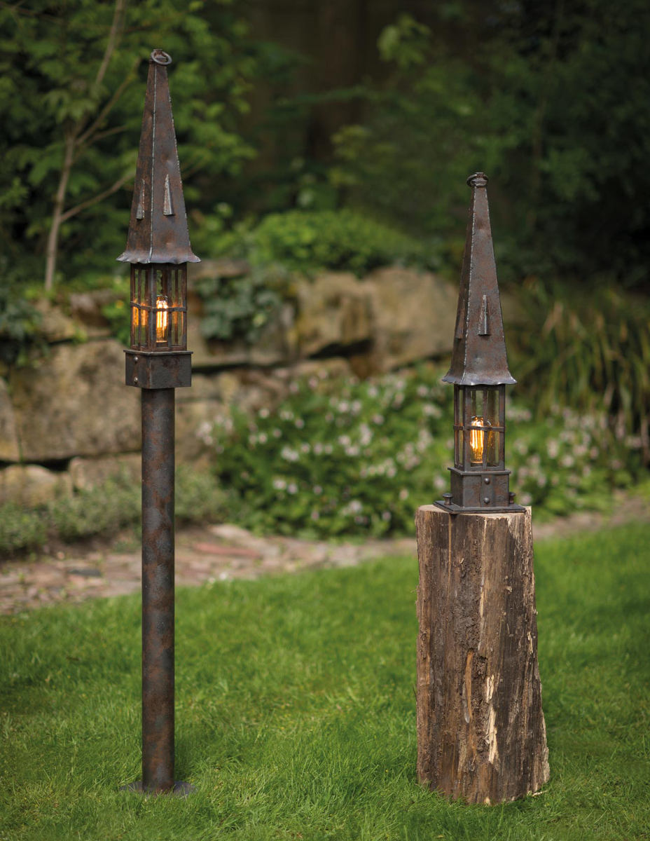 Mediaeval Wrought Iron Garden Light AL 6842 / 6843 Mediaeval Wrought Iron Garden Light AL 6842 / 6843