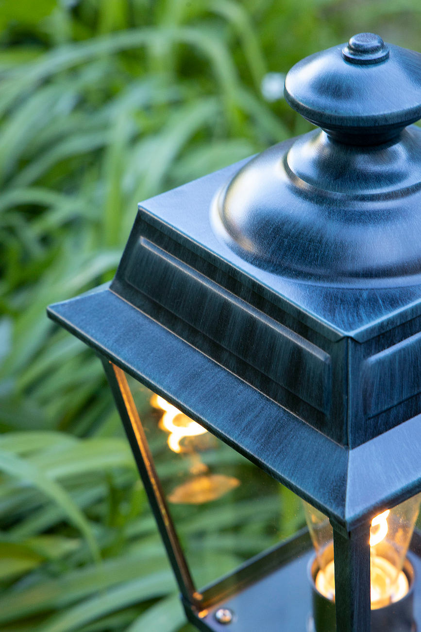 Bild 5: Grünspanfarben Gartenleuchte Place des Vosges 1 T mit Balustersäule: Grünspanfarben