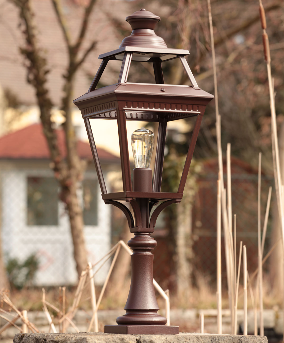 Gartenlaterne aus Aluminium oder Messing Place des Vosges 3: Kleines Modell, Rostbraun