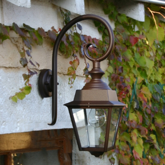 Bild 3: Kleine Außenlaterne Chenonceau mit Bischofstab, Rostbraun Klassische Außenlaterne Chenonceau mit Bischofstab: Kleine Außenlaterne Chenonceau mit Bischofstab, Rostbraun