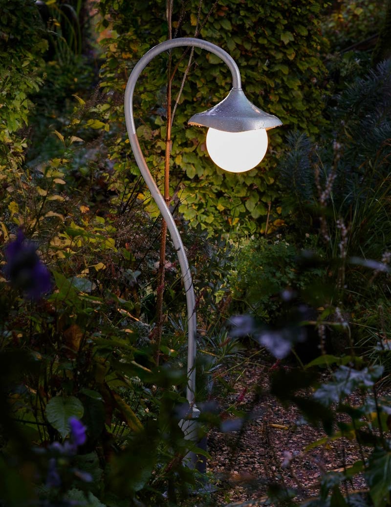 Organic Garden Path Light with Globe Diffuser AL 6968, 150 cm