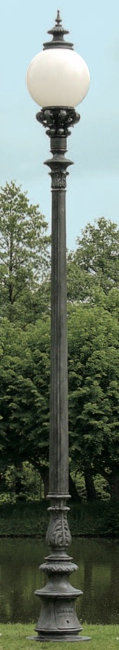 Historical Iron Lamp Post with Glass Globe 6665 Historical Iron Lamp Post with Glass Globe 6665