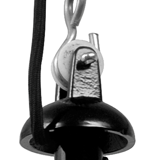 Bild 2: Detailansicht der Alugussaufhängung mit Kette Hängeleuchte aus Aluminium Kehl mit Halbkugelschirm: Detailansicht der Alugussaufhängung mit Kette