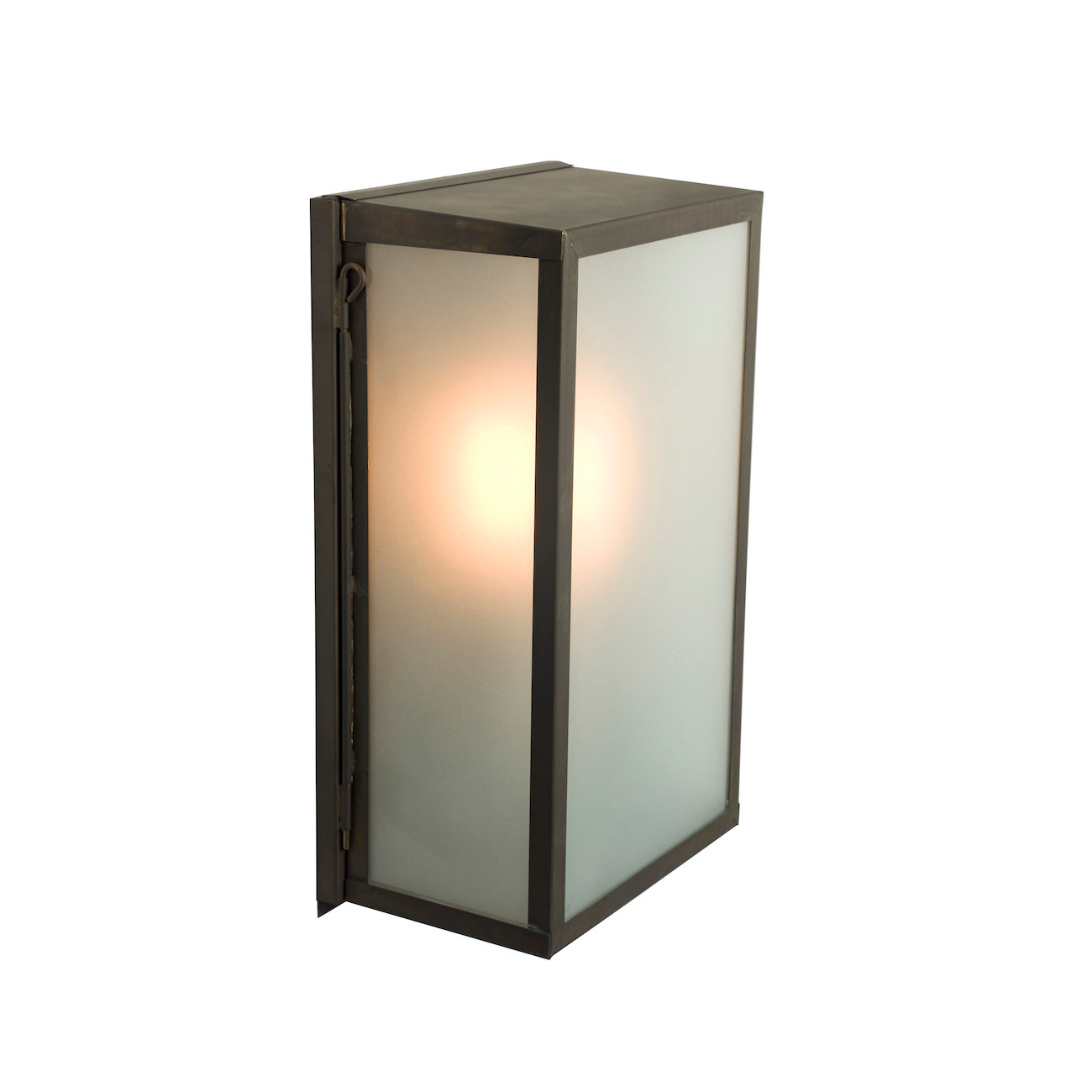 Großes Kasten-Wandlicht aus Messing Box 7645 Großes Kasten-Wandlicht aus Messing Box 7645