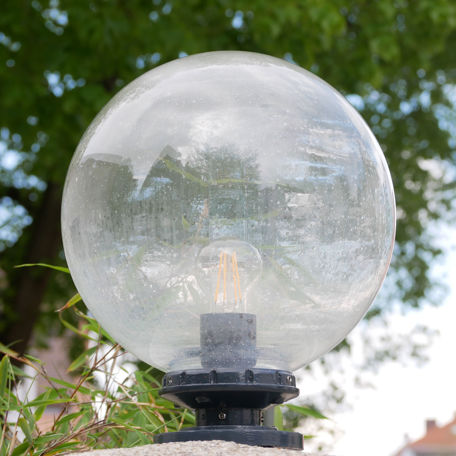 Glaskugel-Leuchte Terra lumi LD 250 mit rundem Sockel – Terra Lumi