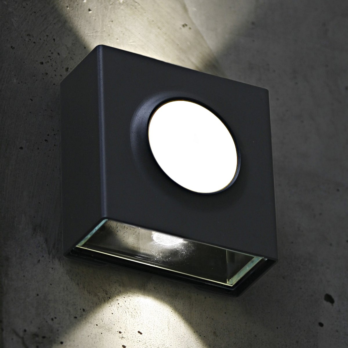 Kleine Up-and-Down Wandleuchte Klint mit IP 65 Kleine Up-and-Down Wandleuchte Klint mit IP 65