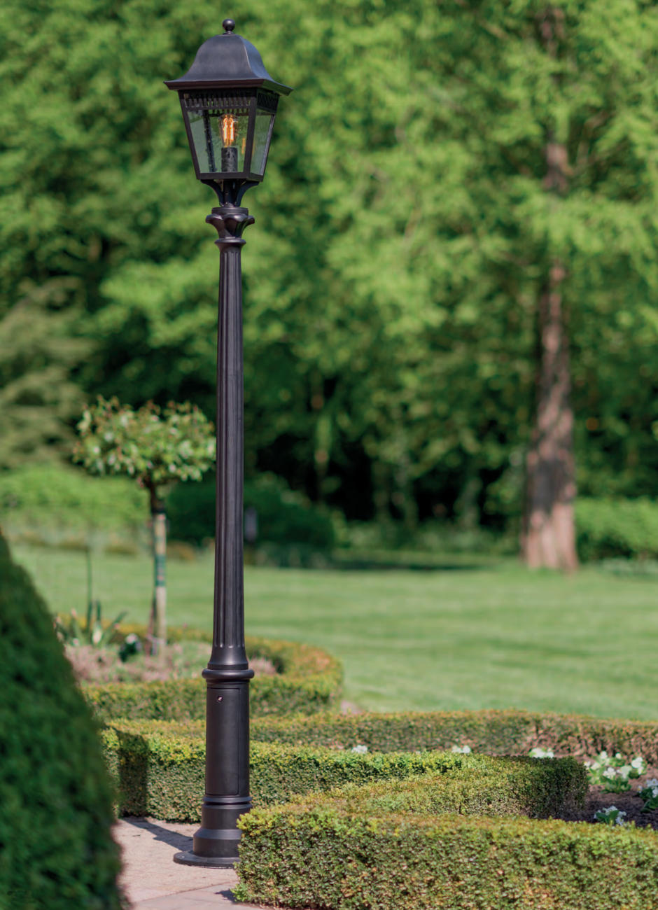 Lamp Post with "Antik" Glass AL 6839