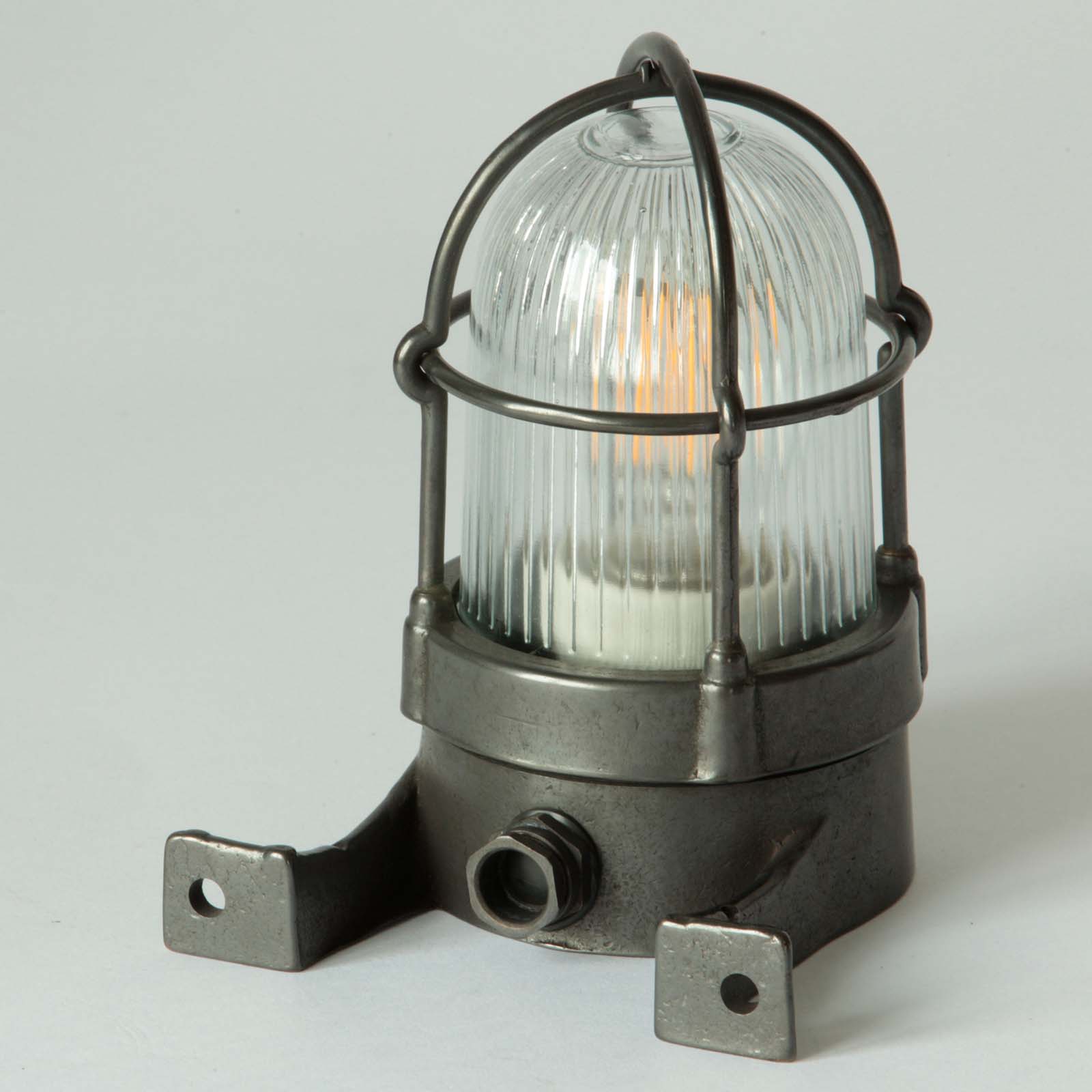 Small maritime outdoor wall light N° 43 made of brass: Messing schwarz patiniert