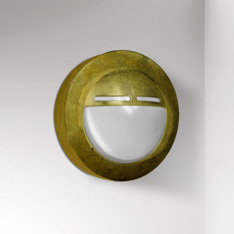 Fig. 4: Bullaugen-Wandleuchte mit geschlitztem Lidschild Decorative Porthole Wall Light Tenor 3: Bullaugen-Wandleuchte mit geschlitztem Lidschild
