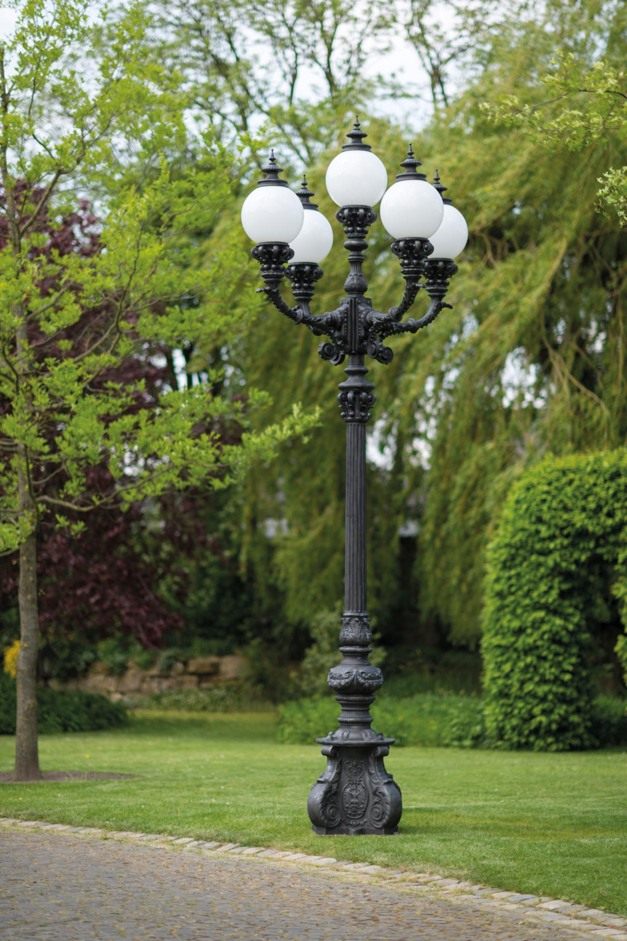 Georgian Style Five Globes Lamp Post AL 6666, 462 cm