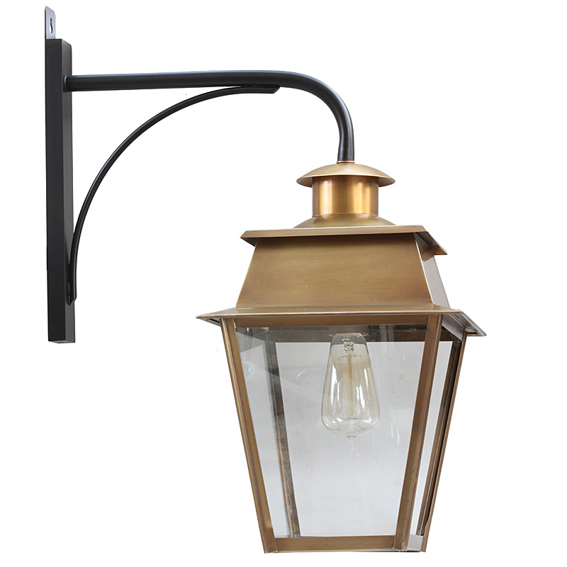 Bild 11: Wandlaterne Bordeaux mit Messing-Wandarm, großes Modell, patiniertes Messing, Wandarm schwarz Hängende Wandlaterne Bordeaux MM mit Messing-Wandarm: Wandlaterne Bordeaux mit Messing-Wandarm, großes Modell, patiniertes Messing, Wandarm schwarz