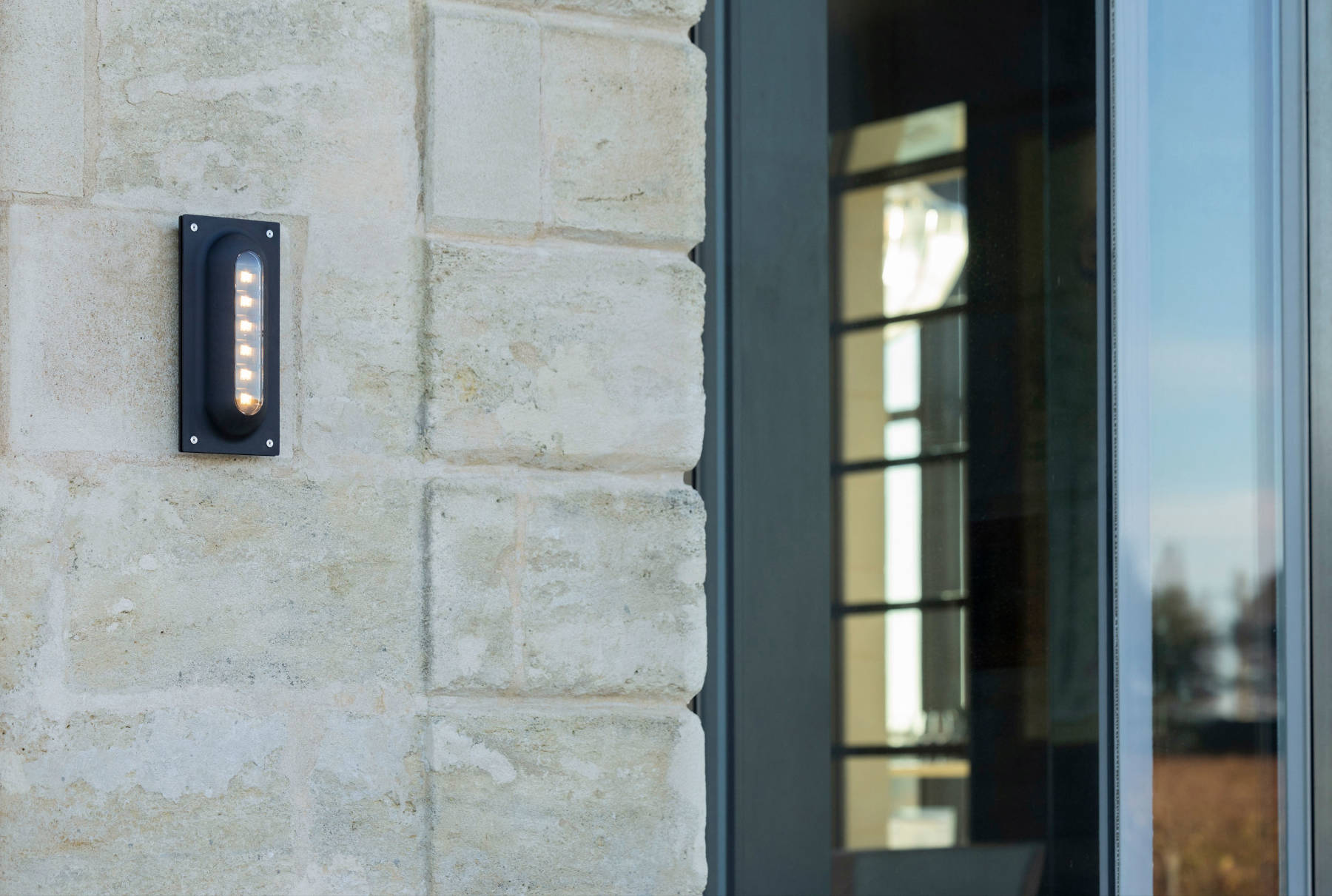 Sustainable Capsule Wall Sconce, Fig. 3
