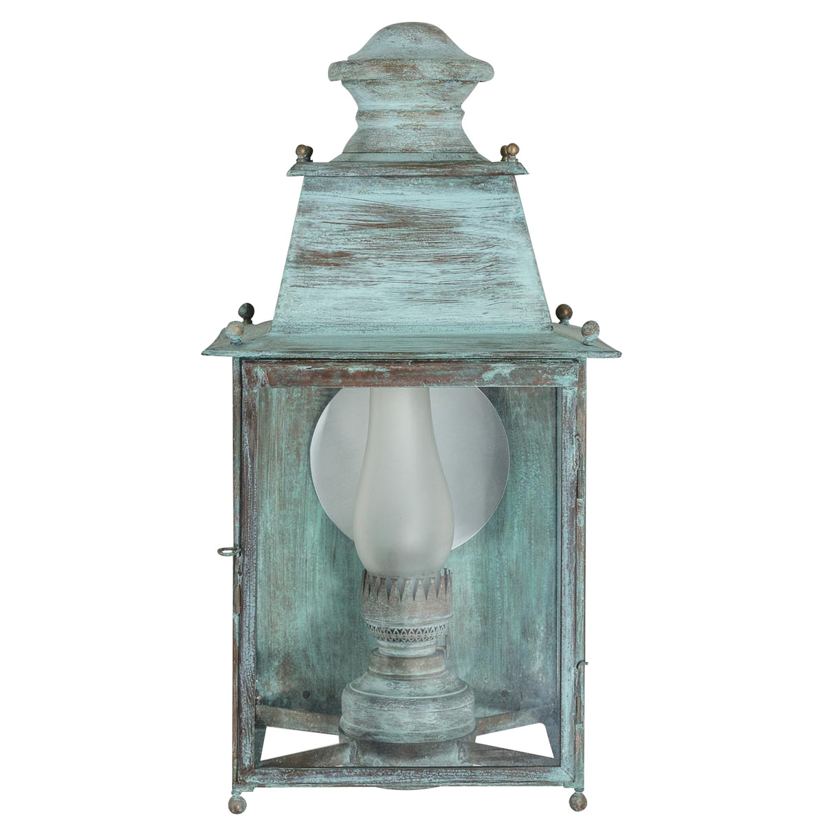 Historical wall lantern shaped like a kerosene lamp Gare TGM