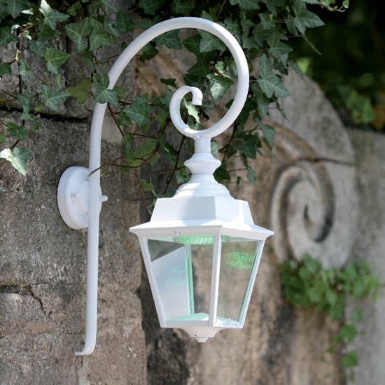 Bild 4: Kleine Außenlaterne Chenonceau mit Bischofstab, weiß Klassische Außenlaterne Chenonceau mit Bischofstab: Kleine Außenlaterne Chenonceau mit Bischofstab, weiß