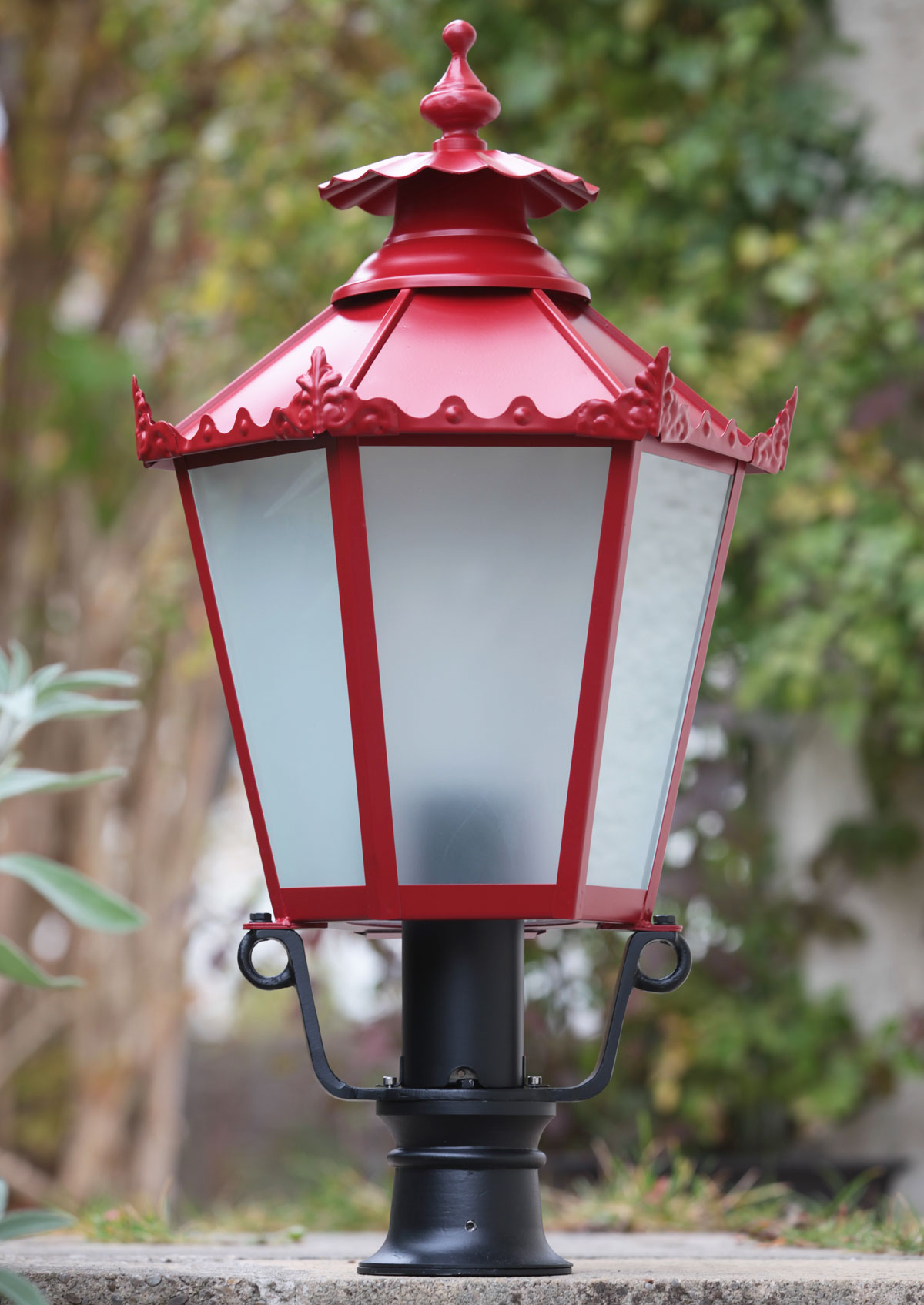 Classic Berlin Garden Lantern A 57-1 with Pedestal SO 85