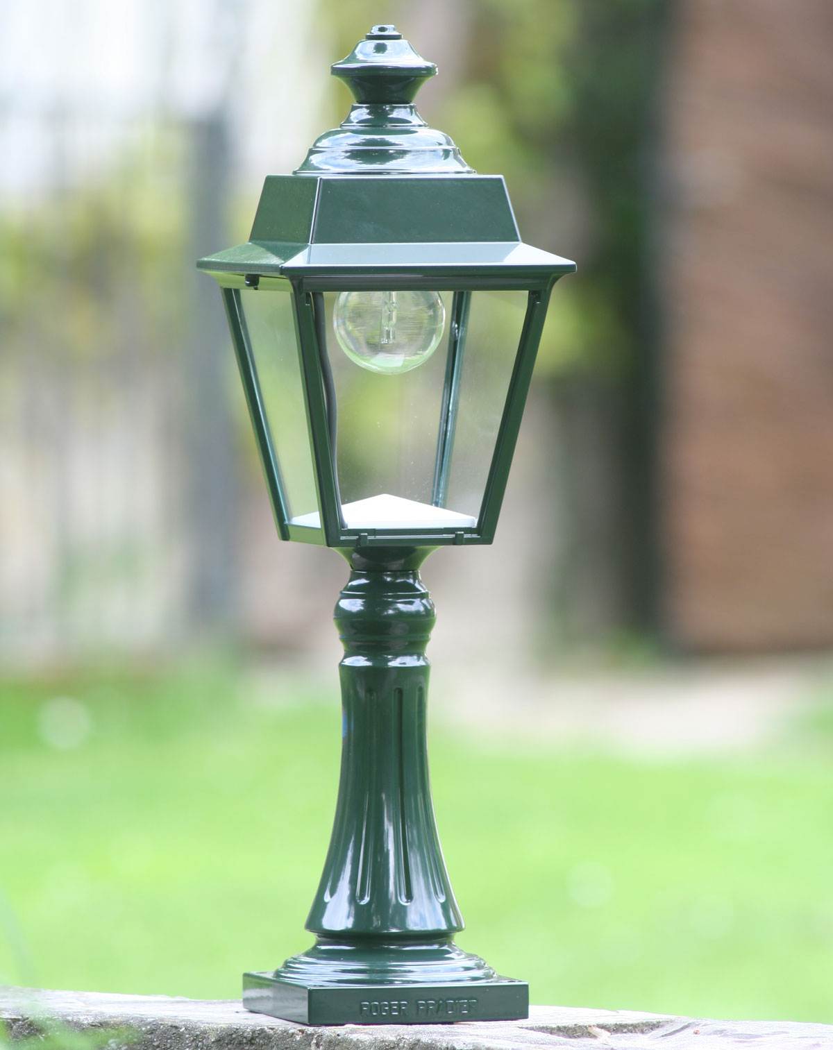 Nostalgic Pedestal Light Chenonceau