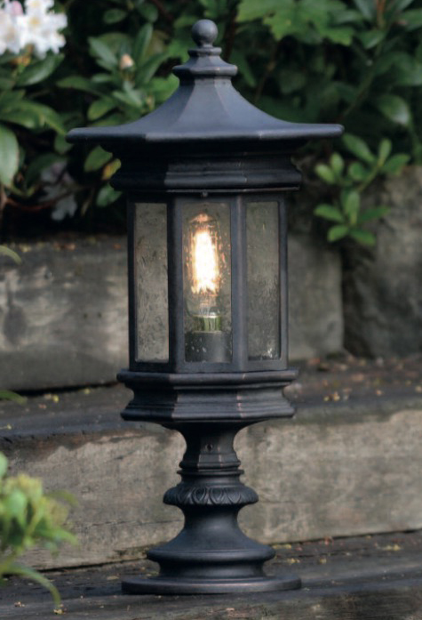 German Historical Pedestal Light AL 6870, 6872