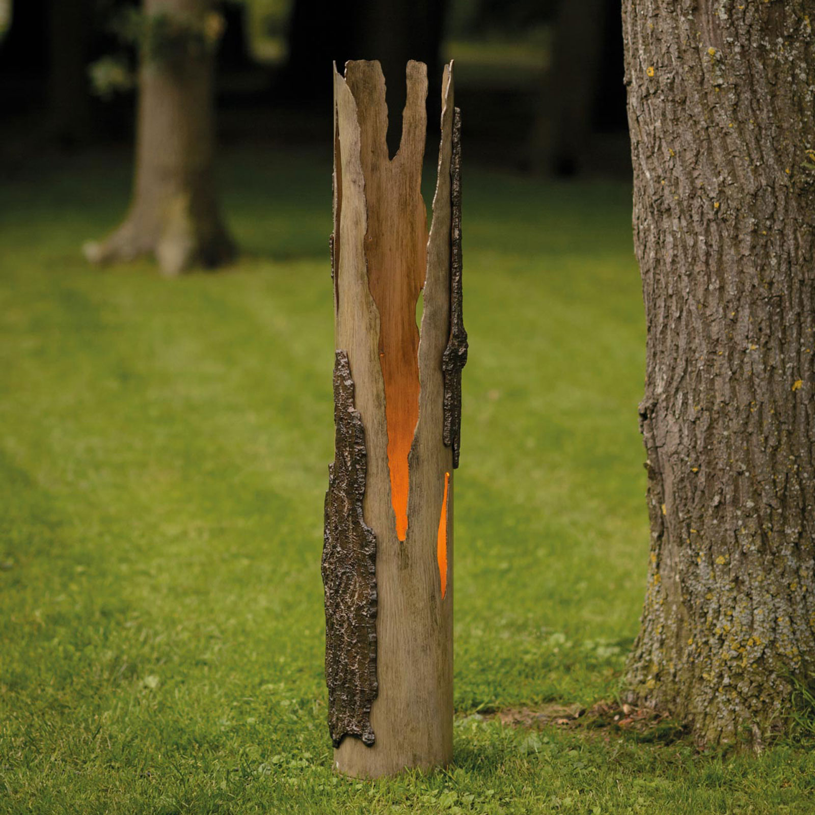 Contemporary Iron Tree Trunk Post Light for Outdoors AL 6849
