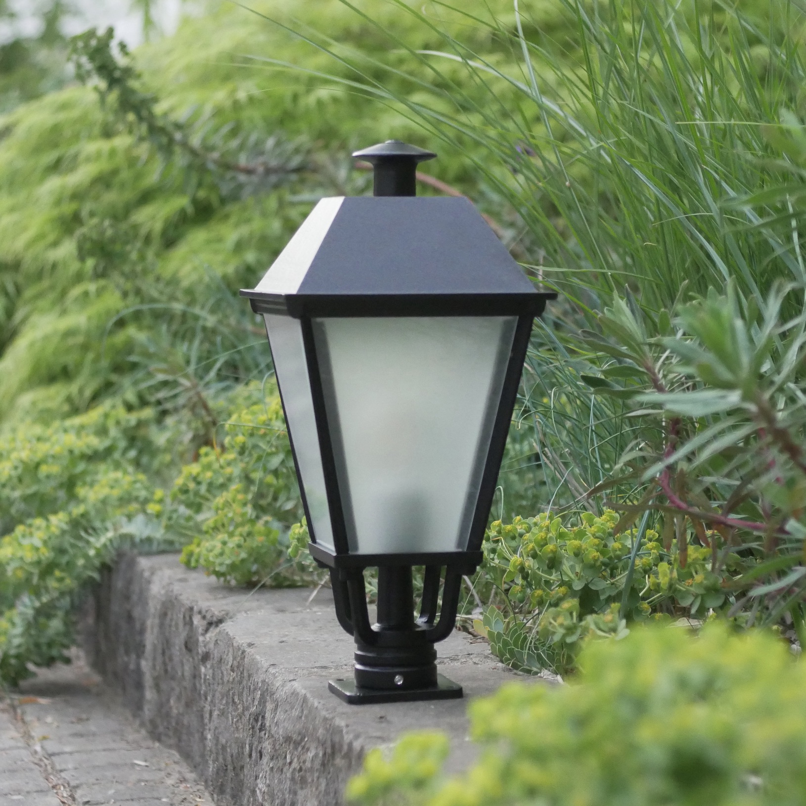 Classic Pedestal Light EWA P 50 TL: Schwarz, mattes Glas, Modell 1