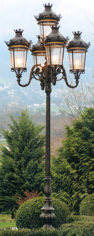 Stately Five Lantern Wrought Iron Post Light AL 6718