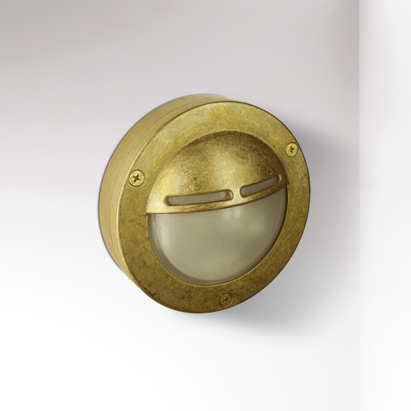 Fig. 3: Bullaugen-Wandleuchte mit geschlitztem Lidschild Decorative Porthole Wall Light Tenor 3: Bullaugen-Wandleuchte mit geschlitztem Lidschild