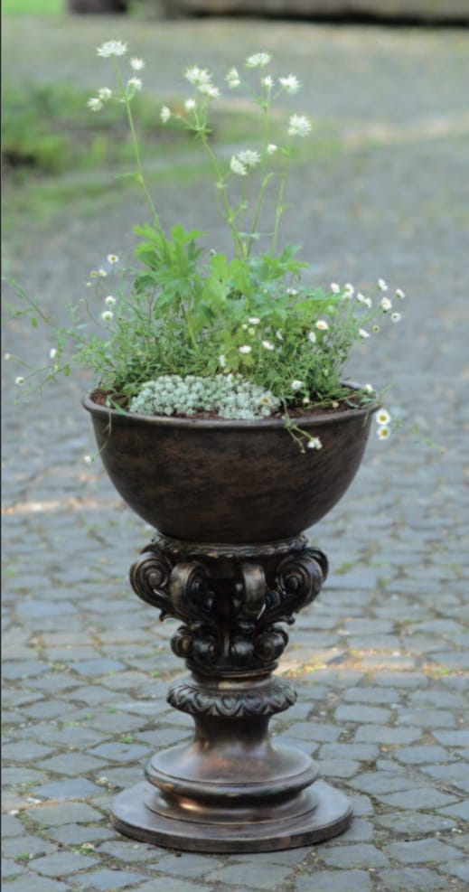 Flower bowl in cast aluminium and steel B 8677