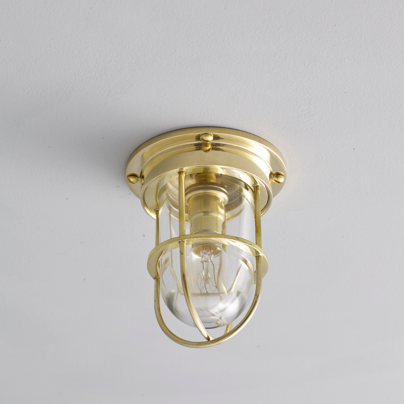 Bild 3: Außenbeleuchtung für die Decke: Kleine Kabinendeckenleuchte aus poliertem Messing 7203, klares Glas. Kleine Kabinendeckenleuchte aus Messing 7203: Außenbeleuchtung für die Decke: Kleine Kabinendeckenleuchte aus poliertem Messing 7203, klares Glas.