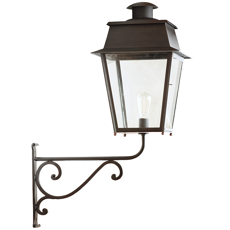 Bild 1: Große Wandleuchte Bordeaux TGM in Zink patiniert mit Wandarm aus Schmiedeeisen Große Wandleuchte mit Schmiedeeisenarm Bordeaux TGM: Große Wandleuchte Bordeaux TGM in Zink patiniert mit Wandarm aus Schmiedeeisen