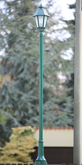 Slim single lantern floor lamp Slim single lantern floor lamp