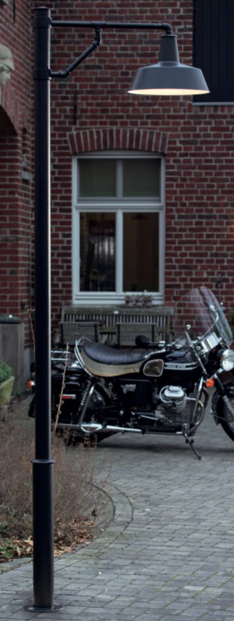 Iron Lamp Post AL 6778 Iron Lamp Post AL 6778